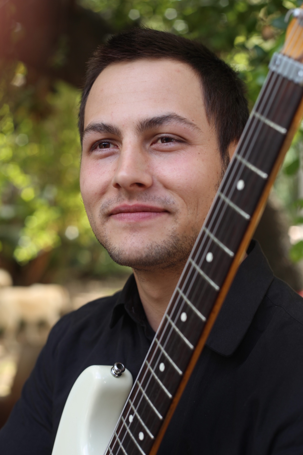 Portrait of the musician with guitar